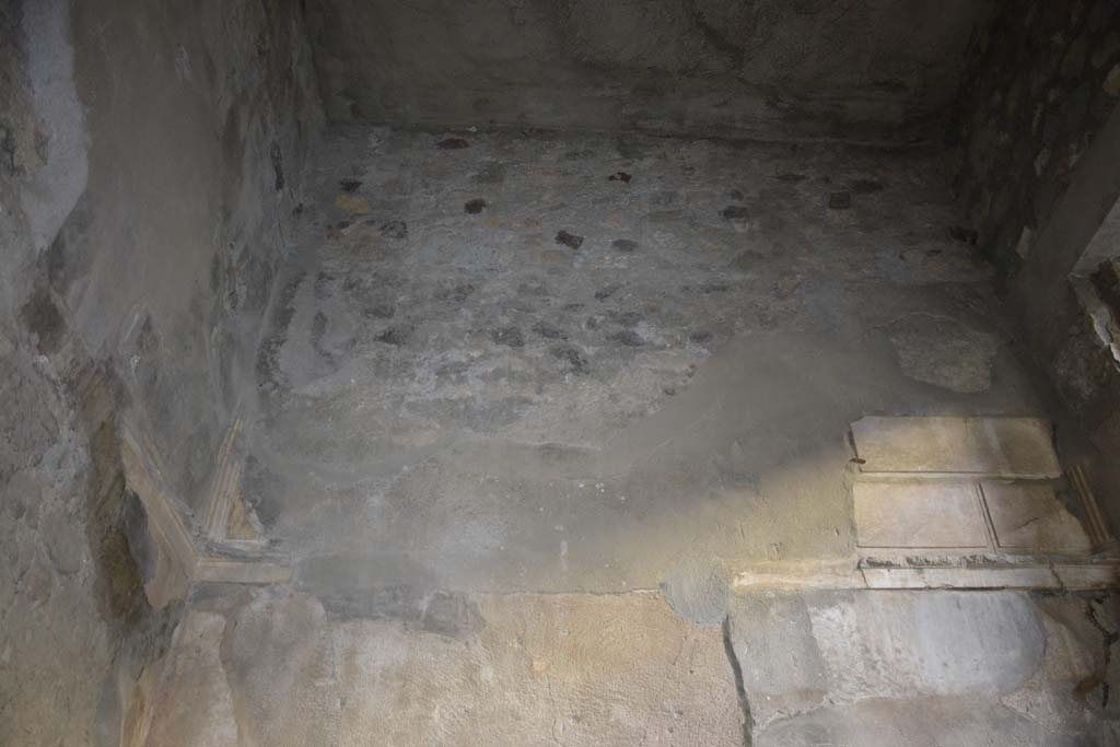 VI.2.4 Pompeii. December 2017. Upper west wall in cubiculum.
Foto Annette Haug, ERC Grant 681269 DCOR.

