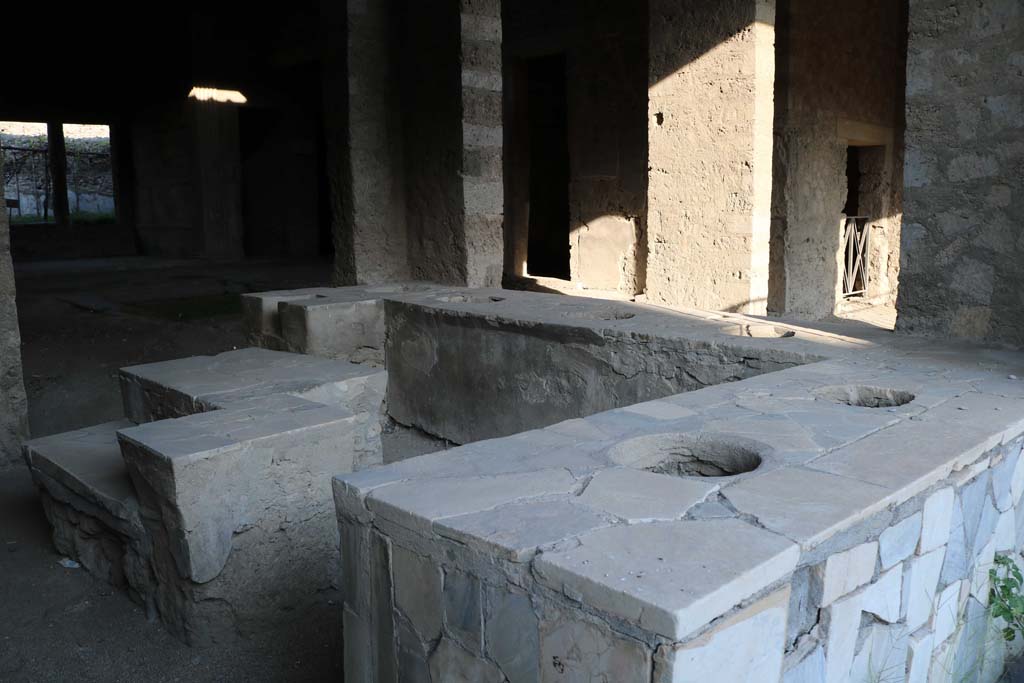 VI.2.5 Pompeii. December 2018. Looking south-east across counter from entrance doorway. Photo courtesy of Aude Durand.