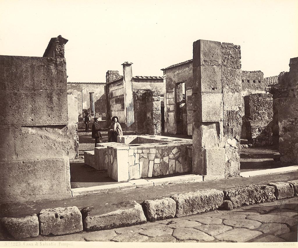 VI.2.5, Pompeii. G. Sommer photograph no 1223, Casa di Salustio Pompei.
Looking east towards entrance to bar, and atrium of VI.2.4 at the rear of the bar. Photo courtesy of Rick Bauer.