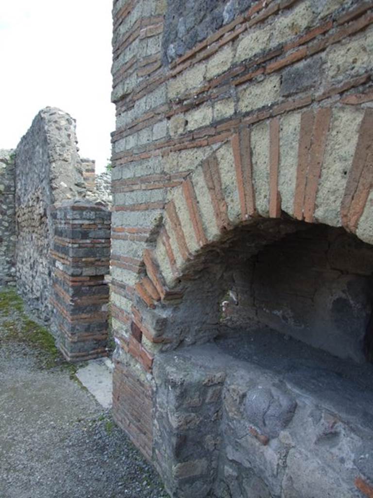 VI.3.3 Pompeii. March 2009. Room 7, doorway to room 6, on east side of the oven.