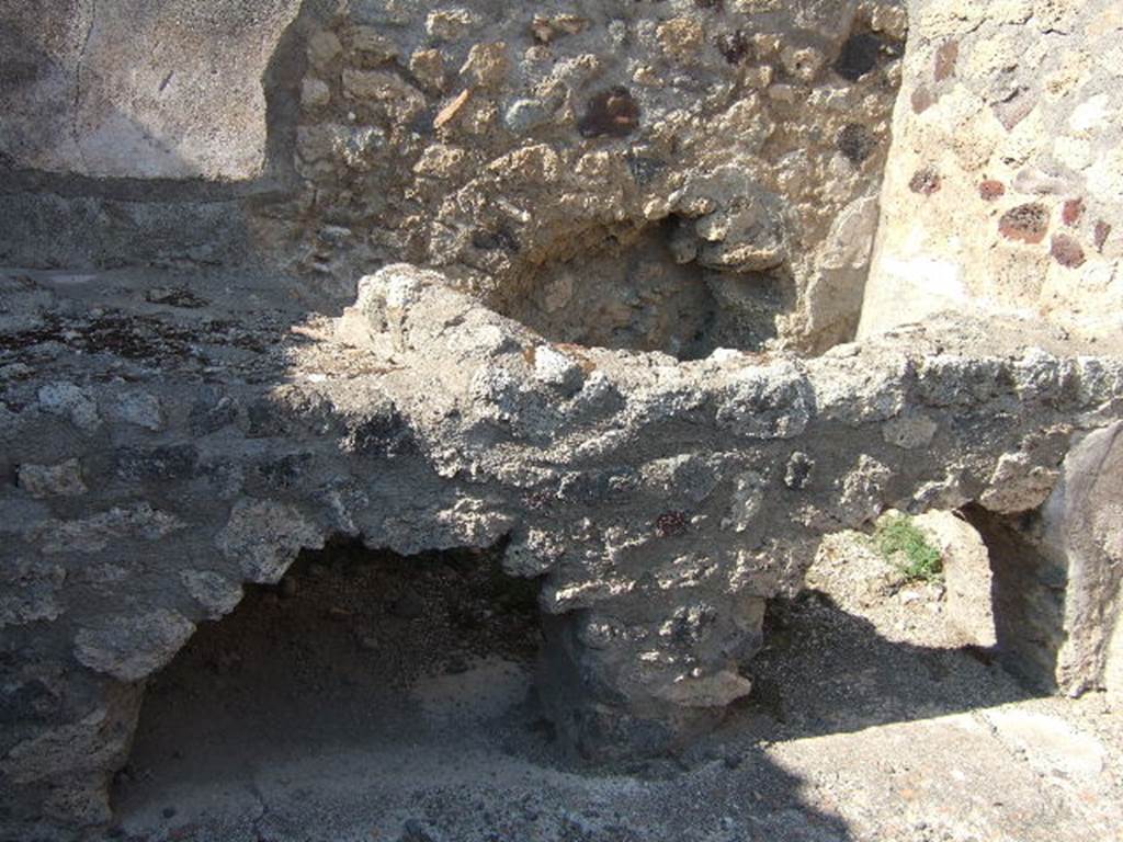 VI.3.3 Pompeii. September 2005. North wall of Room 8.