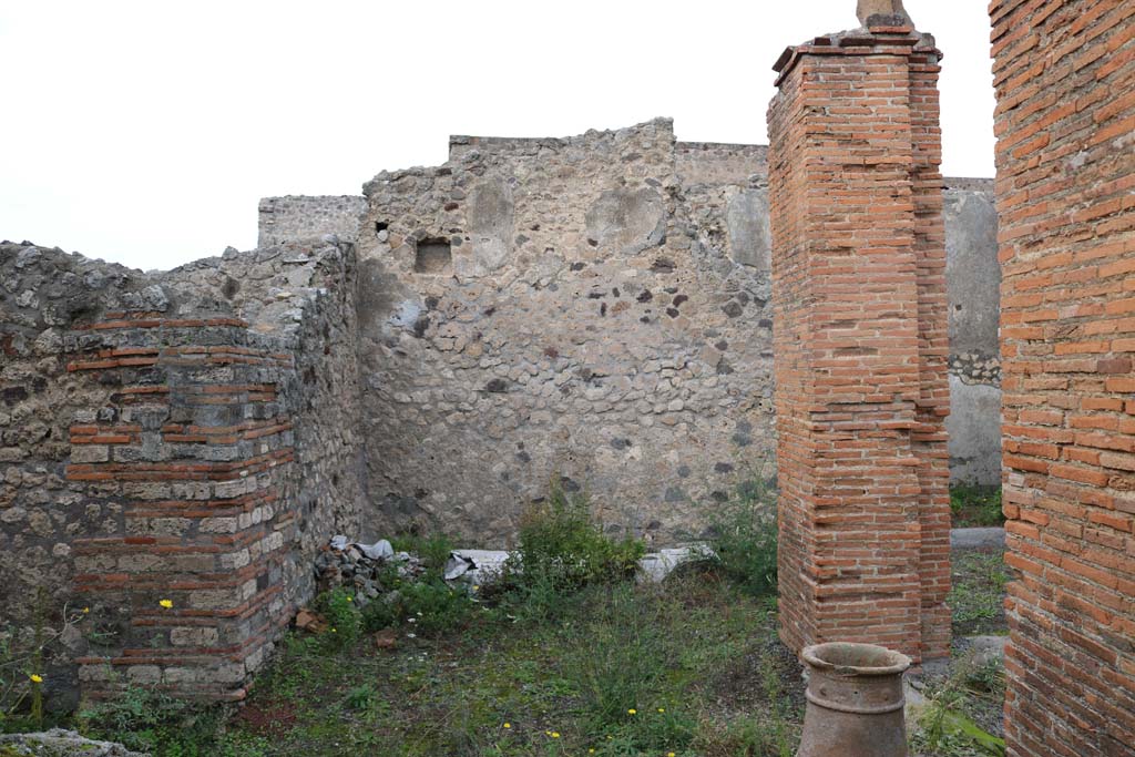 VI.3.3 Pompeii. December 2018.
Room 1, atrium. Looking north towards north-west corner with niche. Photo courtesy of Aude Durand.