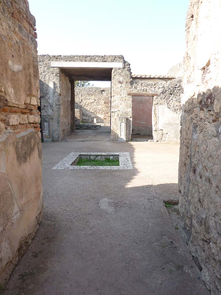VI.7.23 Pompeii. October 2014. Looking west across atrium from entrance corridor.
Foto Annette Haug, ERC Grant 681269 DÉCOR.