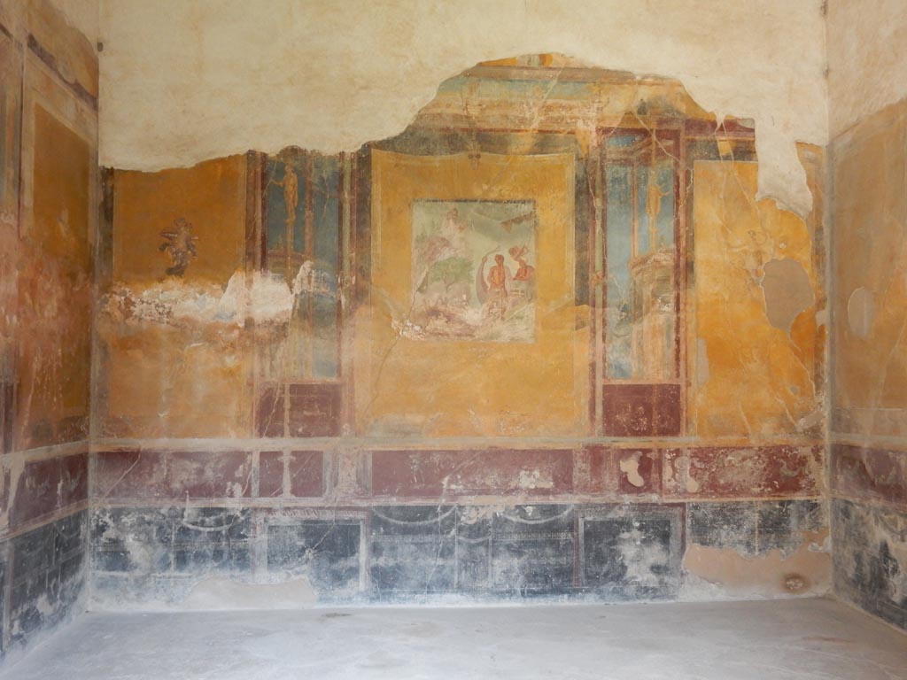 VI.8.3/5 Pompeii. May 2015. Room 12, east wall of dining room. Photo courtesy of Buzz Ferebee.
