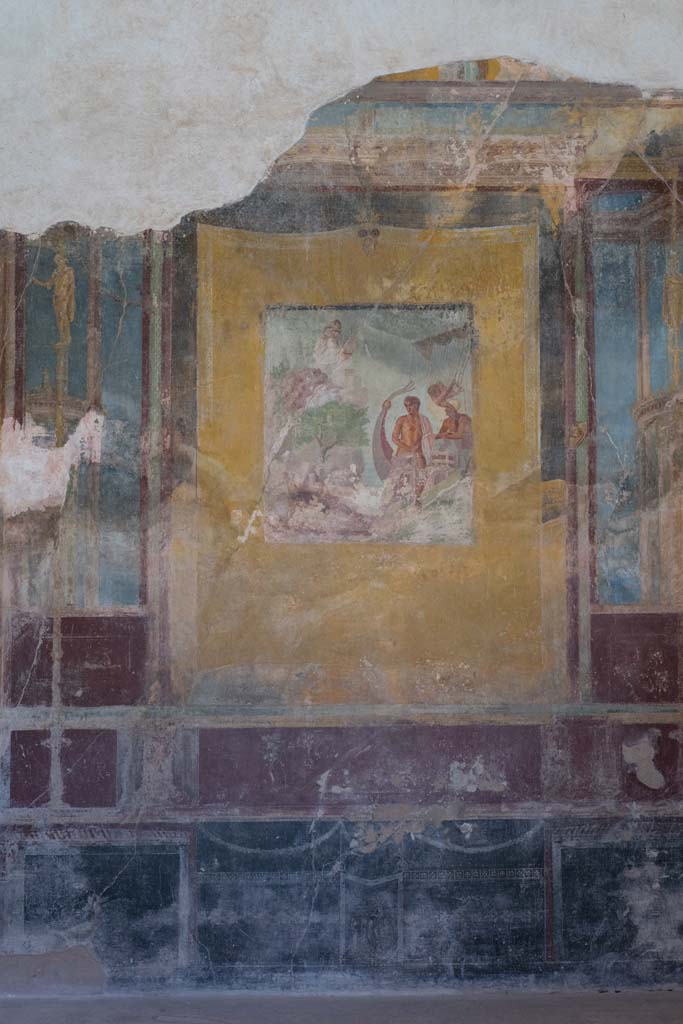 VI.8.3/5 Pompeii. April 2022. 
Room 12, detail of central panel on east wall of dining room. Photo courtesy of Johannes Eber.

