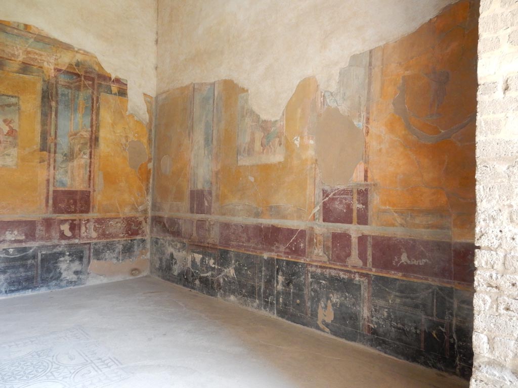 VI.8.3/5 Pompeii. May 2015. Room 12, looking towards south-east corner, and south wall. Photo courtesy of Buzz Ferebee.