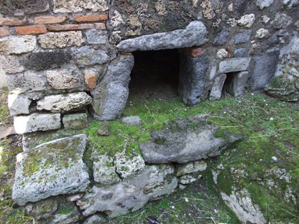 VI.8.20 Pompeii. March 2009.  Room 16.  Oven.