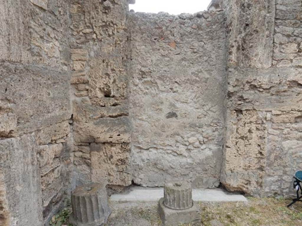 VI.8.22 Pompeii. May 2017. First blocked doorway or recess.
Photo courtesy of Buzz Ferebee.