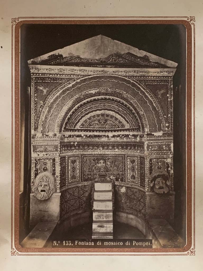 VI.8.22 Pompeii. Album by Roberto Rive dated 1868. Large Fountain.
Photo courtesy of Rick Bauer.