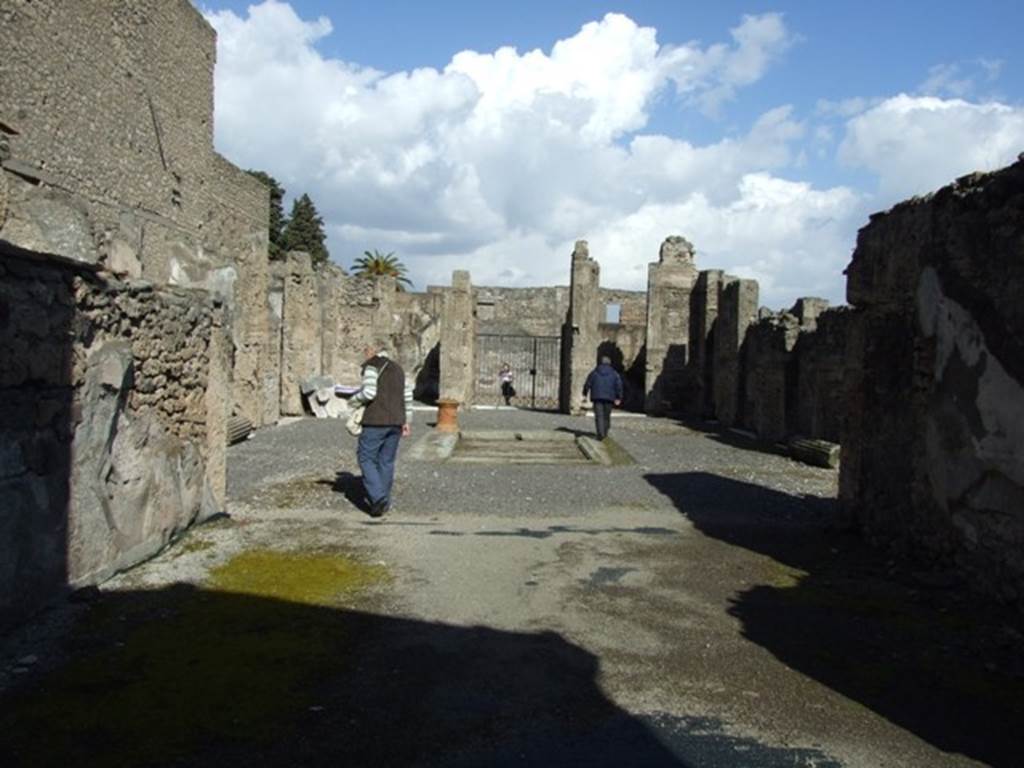 VI.8.22 Pompeii. March 2009. Room 13. Tablinum, looking east across atrium.