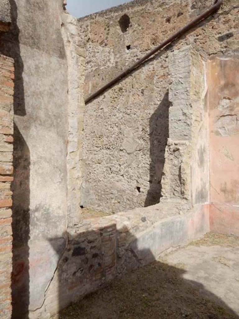 VI.8.22 Pompeii. May 2017. Triclinium, looking towards window in west wall overlooking garden area. Photo courtesy of Buzz Ferebee.