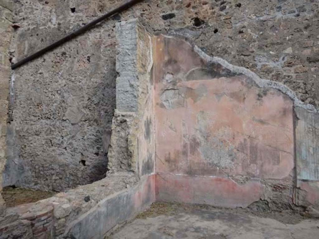 VI.8.22 Pompeii. May 2017. Triclinium, looking towards north-west corner and remaining decoration on north wall.
Photo courtesy of Buzz Ferebee.