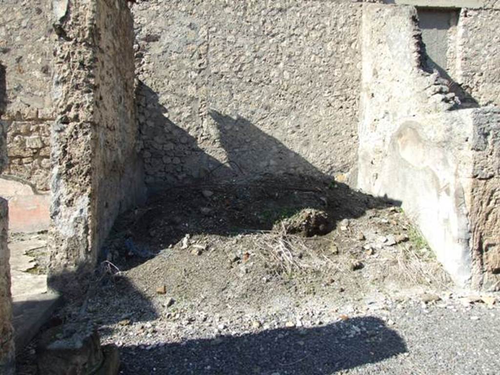 VI.8.22 Pompeii. March 2009. Room 15. Ala on north side of atrium.