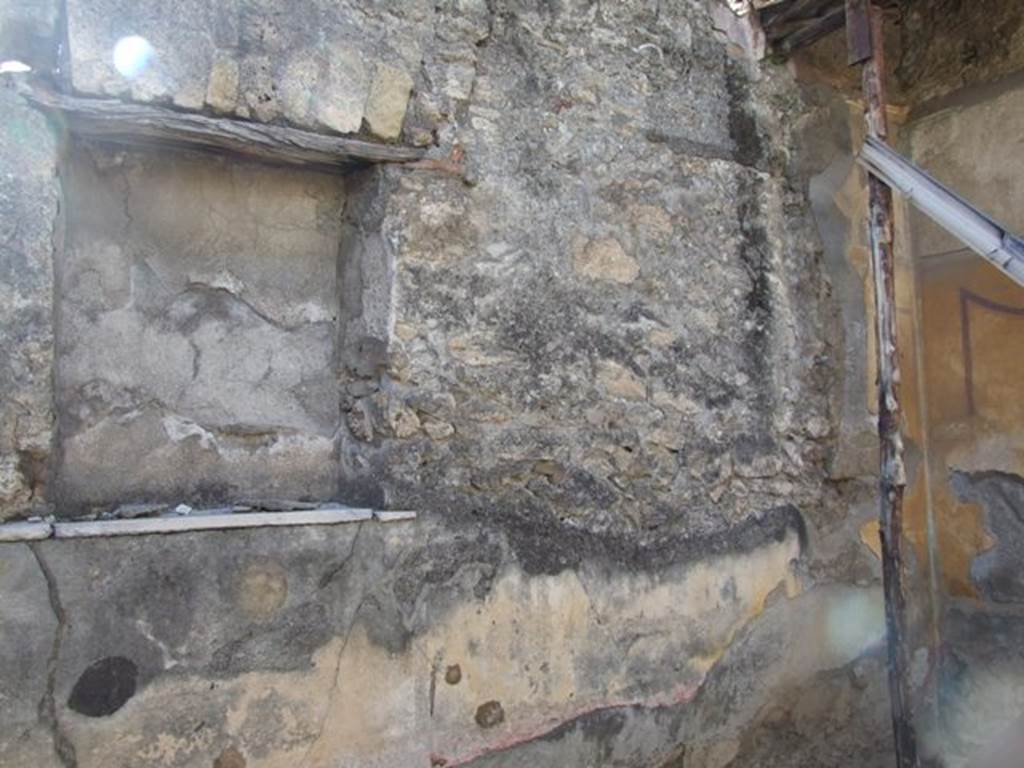 VI.8.22 Pompeii. March 2009. Room 19. West wall, with niche.