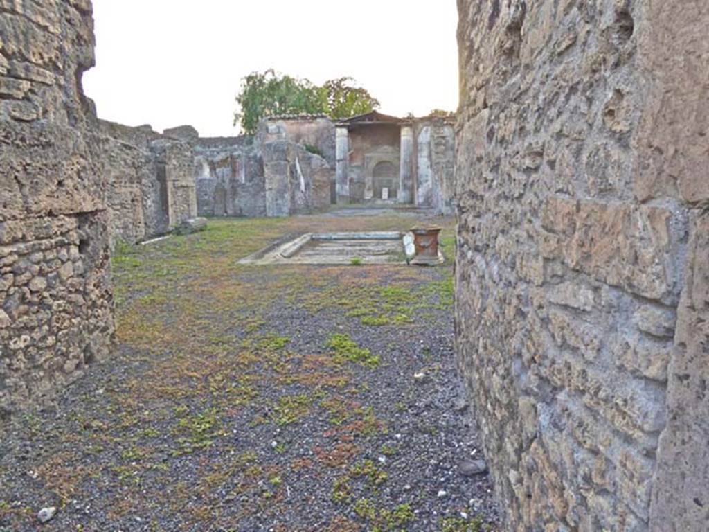 VI.8.22 Pompeii. October 2014. Looking west from entrance corridor, across atrium and impluvium.
Photo courtesy of Michael Binns.
For an Essay on the structure of the foundation of this house,
see Maiuri in Notizie degli Scavi, 1944-45, (p.130-135).