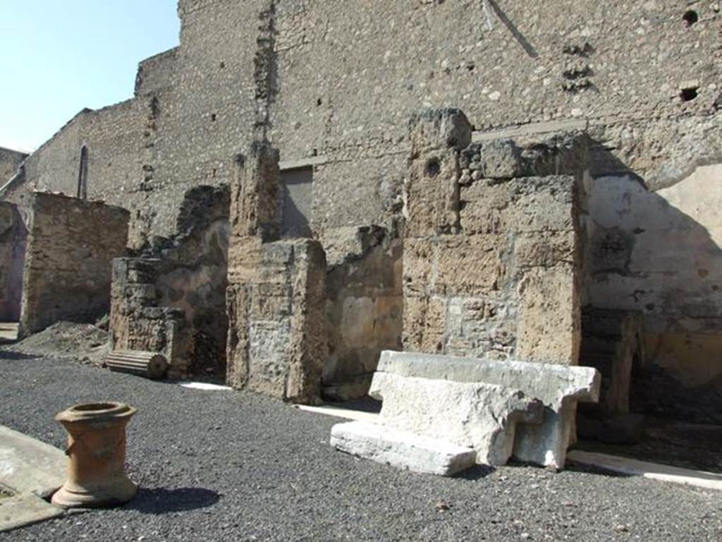 VI.8.22 Pompeii. March 2009. Rooms on north side of atrium.
