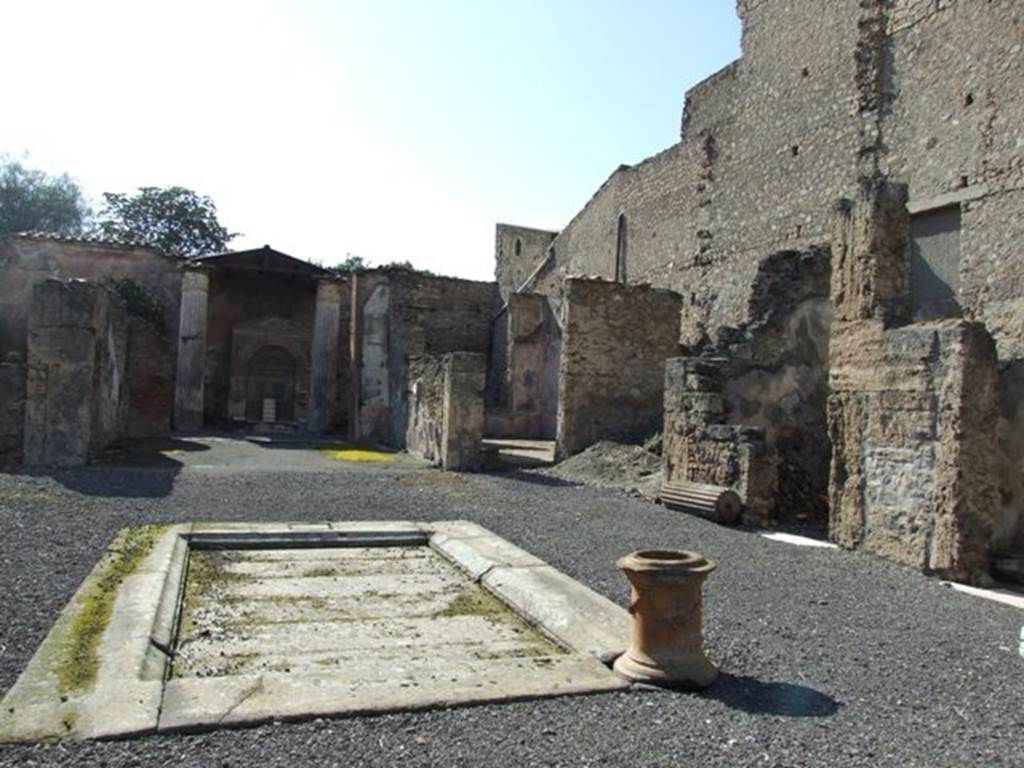 VI.8.22 Pompeii. March 2009. Atrium with impluvium. Looking north west.
