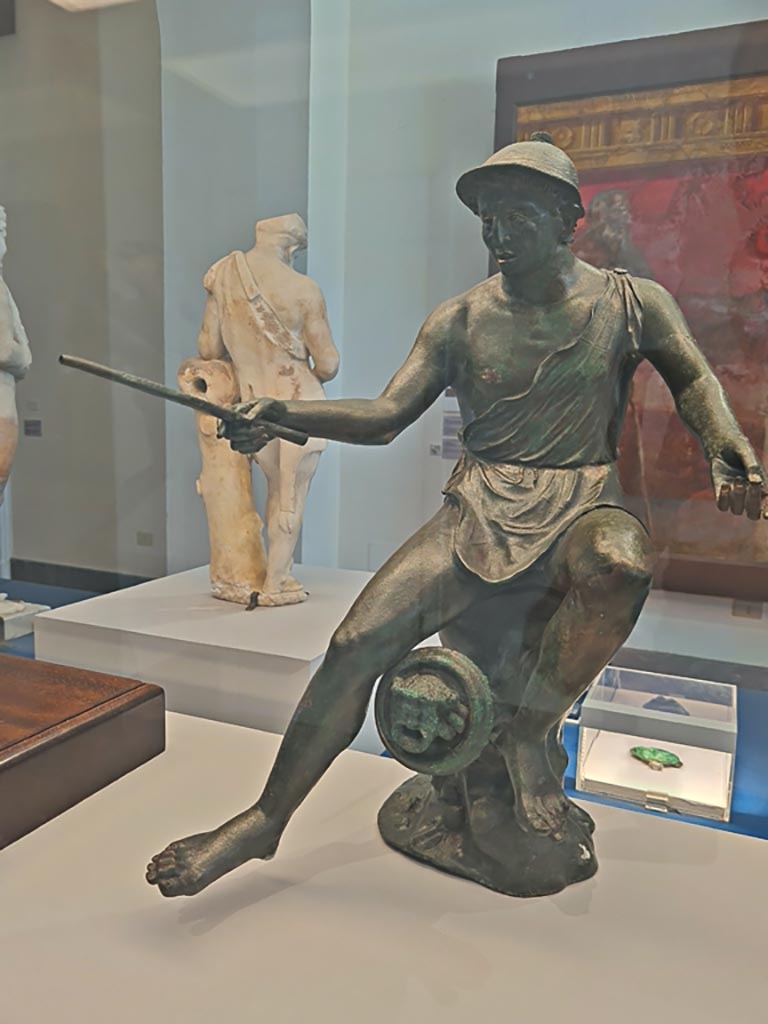 VI.8.23 Pompeii. October 2023.
Bronze fountain figure of a fisherman, inv. 4994. Photo courtesy of Giuseppe Ciaramella.
On display in “L’altra MANN” exhibition, October 2023, at Naples Archaeological Museum.