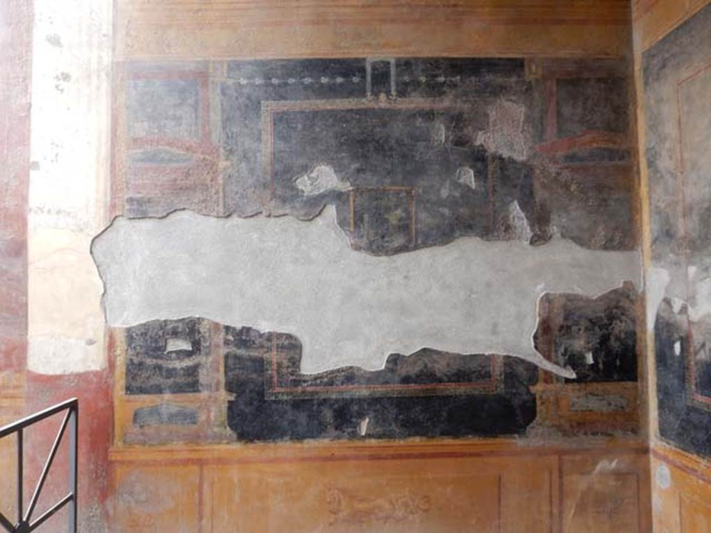 VI.8.23 Pompeii. May 2017. Looking towards west wall of north portico. Photo courtesy of Buzz Ferebee.