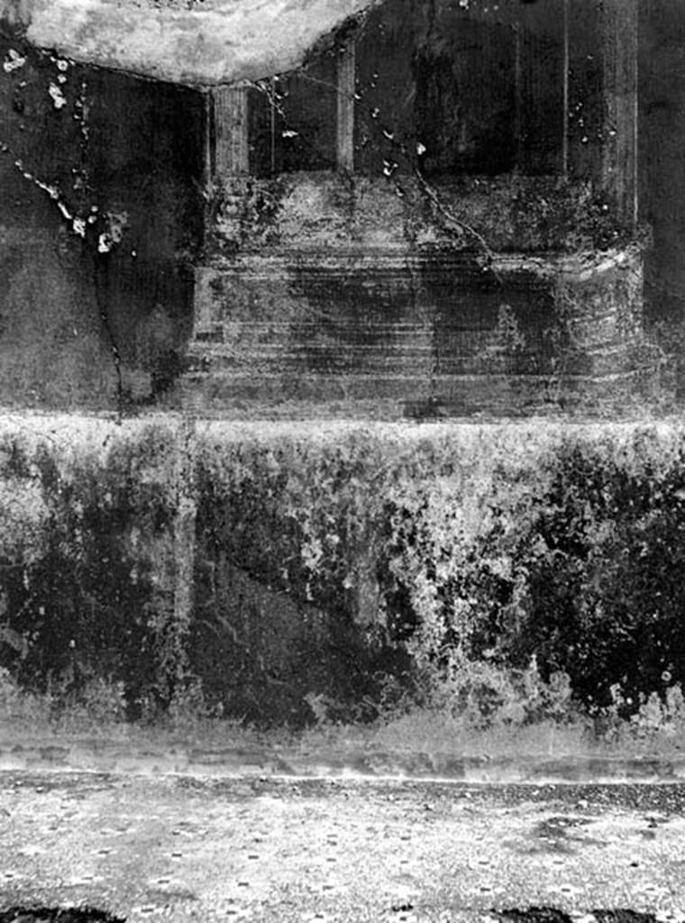 231490 Bestand-D-DAI-ROM-W.608.jpg
VI.9.2 Pompeii. W.608. Room 28, remains of wall decoration from east wall, and flooring.
Photo by Tatiana Warscher. With kind permission of DAI Rome, whose copyright it remains.
See http://arachne.uni-koeln.de/item/marbilderbestand/231490