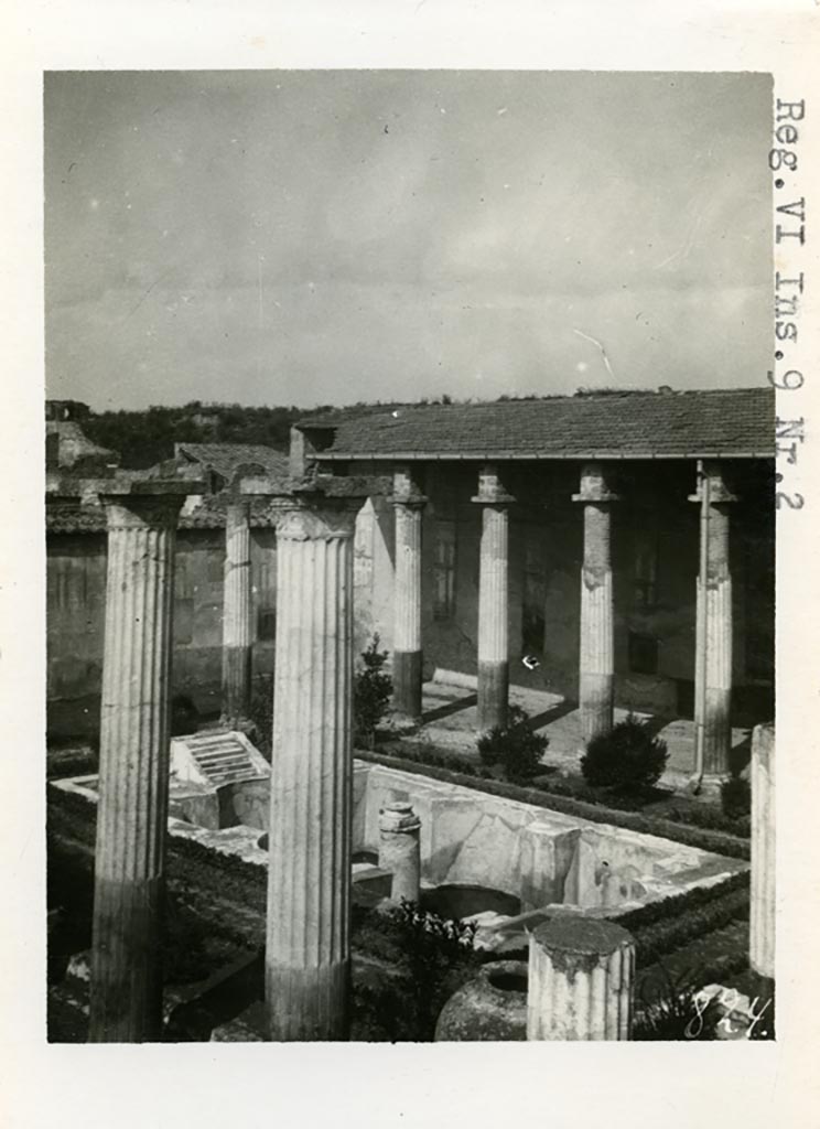 VI.9.2 Pompeii. Pre-1937-39. Looking north-west across peristyle.
Photo courtesy of American Academy in Rome, Photographic Archive. Warsher collection no. 824.