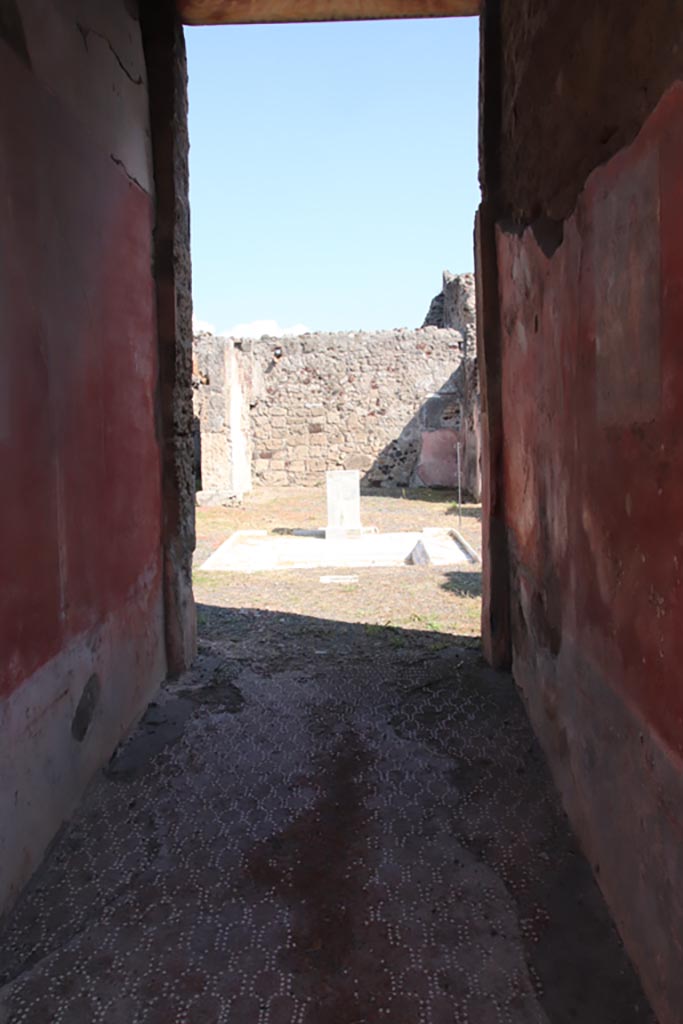 VI.9.2 Pompeii. October 2022.
Looking east along entrance corridor towards atrium. Photo courtesy of Klaus Heese.