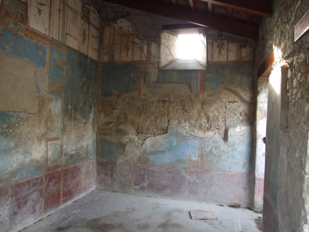 VI.9.2 Pompeii. December 2007. Room 29. West wall with window.