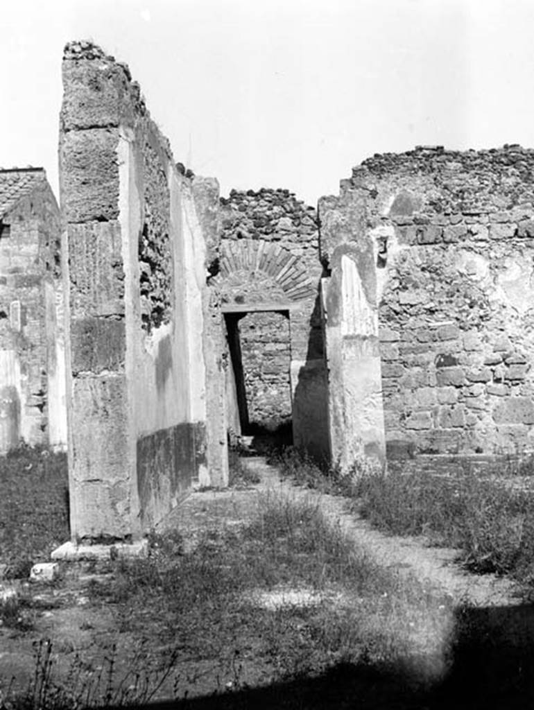 231471 Bestand-D-DAI-ROM-W.497.jpg
VI.9.2 Pompeii. W.497. Room 32, corridor leading east, from north-east corner of atrium.
Photo by Tatiana Warscher. With kind permission of DAI Rome, whose copyright it remains.
See http://arachne.uni-koeln.de/item/marbilderbestand/231471