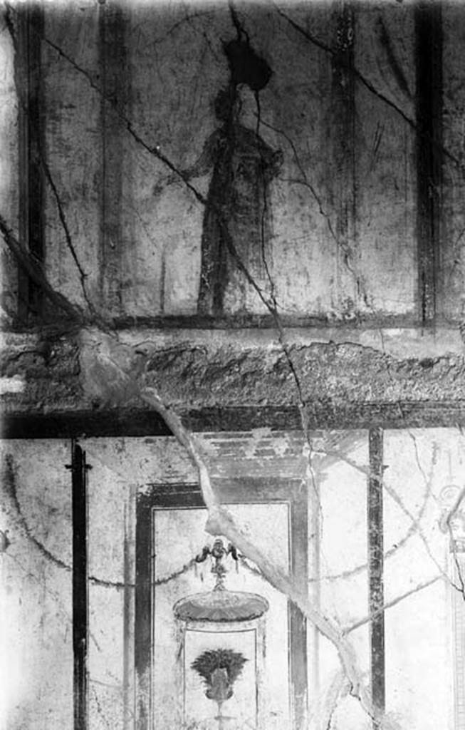 231313 Bestand-D-DAI-ROM-W.0300.jpg
VI.9.6 Pompeii. W.300. Room 16, detail from north wall.
Photo by Tatiana Warscher. With kind permission of DAI Rome, whose copyright it remains.
See http://arachne.uni-koeln.de/item/marbilderbestand/231313