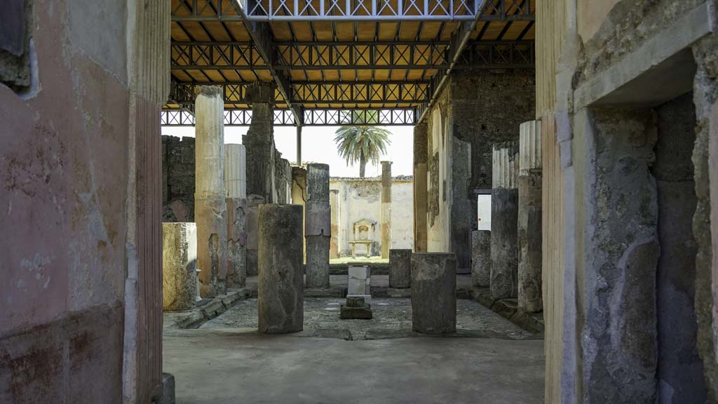 VI.9.6 Pompeii, August 2021. Looking east from entrance corridor, across atrium to garden area. Photo courtesy of Robert Hanson.