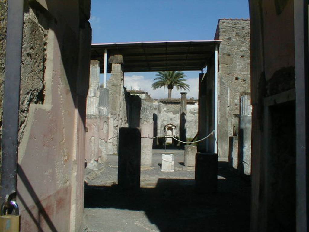 VI.9.6 Pompeii. September 2004. Looking east across atrium to garden.