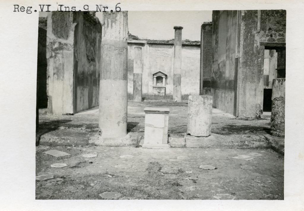 VI.9.6 Pompeii. Pre-1937-39. Room 3, atrium, looking east towards tablinum and pseudo-peristyle.
The floor of the impluvium can be seen along the lower edge.
Photo courtesy of American Academy in Rome, Photographic Archive. Warsher collection no. 410.