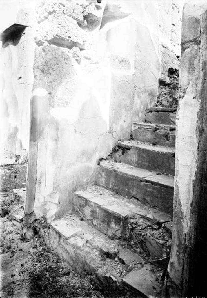 230936 Bestand-D-DAI-ROM-W.0402.jpg
VI.9.6 Pompeii. W.402. Room 10, stairs in corridor. Looking north-west.
Photo by Tatiana Warscher. With kind permission of DAI Rome, whose copyright it remains.
See http://arachne.uni-koeln.de/item/marbilderbestand/230936