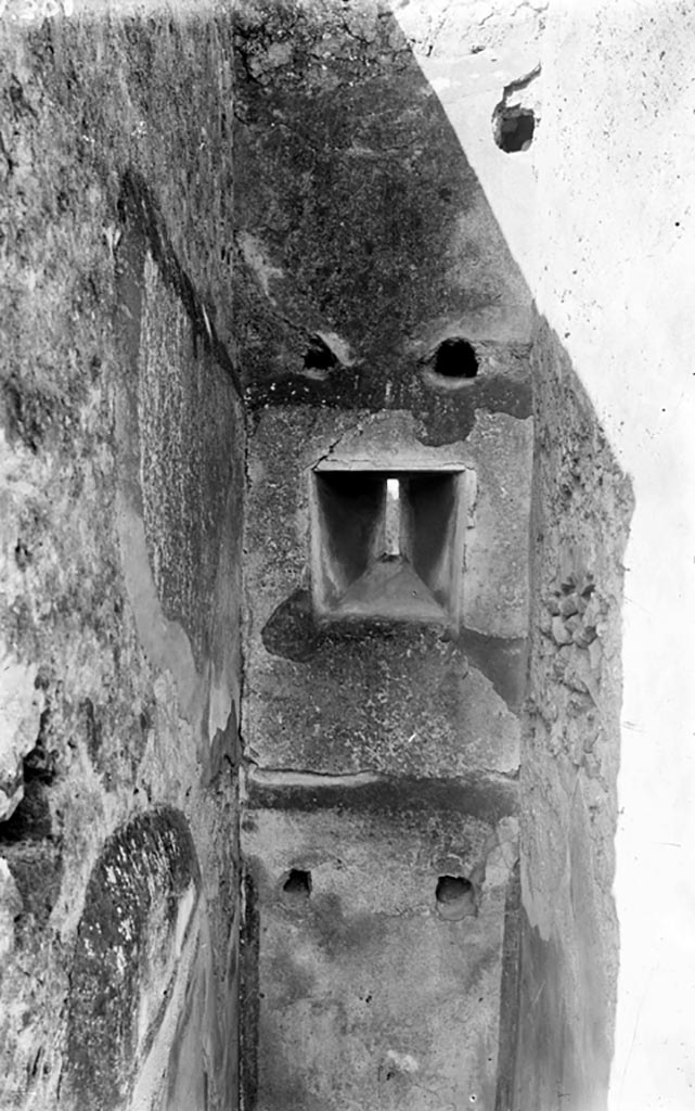 Vl.9.6 Pompeii. W.0301. Room 15, looking west.
Photo by Tatiana Warscher. Photo © Deutsches Archäologisches Institut, Abteilung Rom, Arkiv.