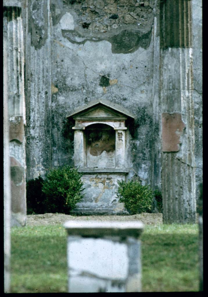 VI.9.6 Pompeii. 1970’s. Room 17, garden area.
Photographed 1970-79 by Günther Einhorn, picture courtesy of his son Ralf Einhorn.