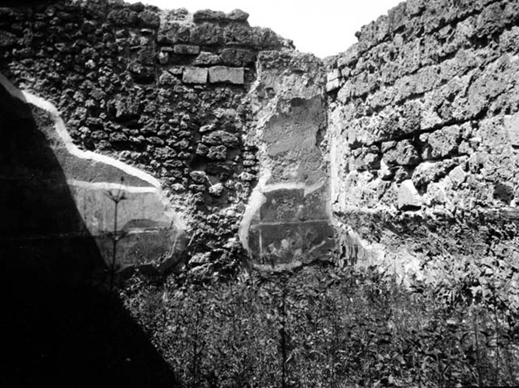 231089 Bestand-D-DAI-ROM-W.0929.jpg
VI.9.6 Pompeii. W.929. Room 20, west wall and north-west corner.
Photo by Tatiana Warscher. With kind permission of DAI Rome, whose copyright it remains.
See http://arachne.uni-koeln.de/item/marbilderbestand/231089