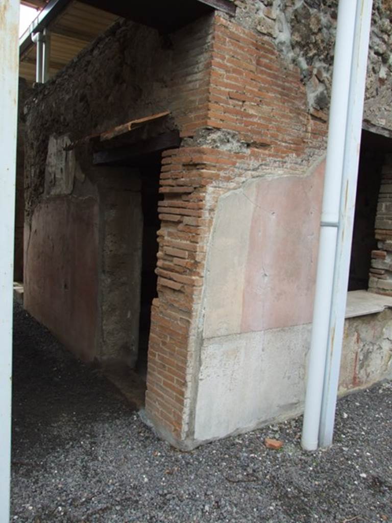 VI.9.6 Pompeii. March 2009. Doorway to room 21 on north side of corridor 10.