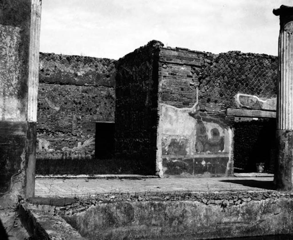 231844 Bestand-D-DAI-ROM-W.0979.jpg
VI.9.6 Pompeii. W. 979. East side of peristyle, with large doorway to room 22, (on left) and doorway to room 24(on right).
Photo by Tatiana Warscher. With kind permission of DAI Rome, whose copyright it remains.
See http://arachne.uni-koeln.de/item/marbilderbestand/231844