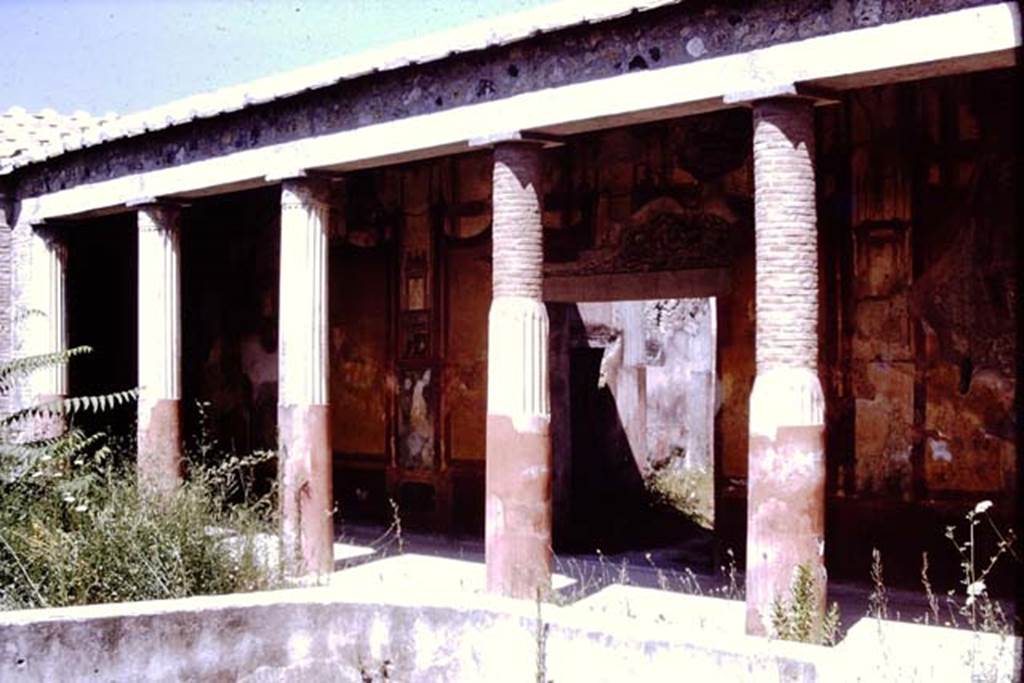 VI.9.6 Pompeii. 1968. North side of peristyle 6, looking towards north-west corner. Photo by Stanley A. Jashemski.
Source: The Wilhelmina and Stanley A. Jashemski archive in the University of Maryland Library, Special Collections (See collection page) and made available under the Creative Commons Attribution-Non Commercial License v.4. See Licence and use details.
J68f0698