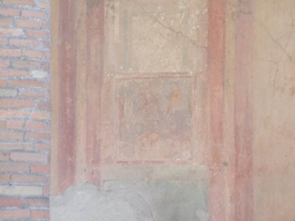 VI.9.6 Pompeii. March 2009. Room 6, wall painting of three hanging birds, a parrot, two brooms and a bowl of fruit. From east end of the south wall of the peristyle. See Helbig, W., 1868. Wandgemälde der vom Vesuv verschütteten Städte Campaniens. Leipzig: Breitkopf und Härtel. (1631: p.403).