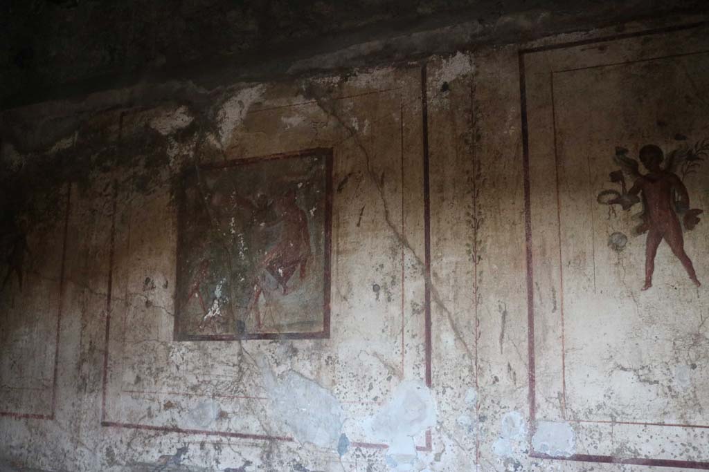 VI.10.1 Pompeii. December 2018.
Looking towards central painting on north wall, and flying cupid on east side. Photo courtesy of Aude Durand.
