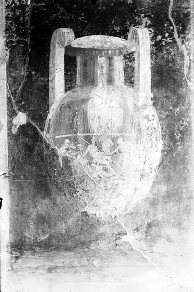 VI.11.10 Pompeii. W.401. Detail from painted pot on east wall of oecus 43.
Photo by Tatiana Warscher. Photo © Deutsches Archäologisches Institut, Abteilung Rom, Arkiv.