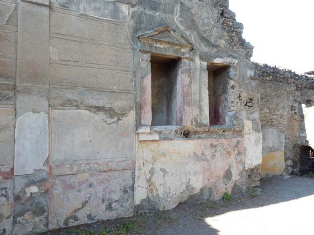 VI.12.2 Pompeii. May 2015. Looking towards north wall of rear peristyle, in north-west corner. Photo courtesy of Buzz Ferebee.