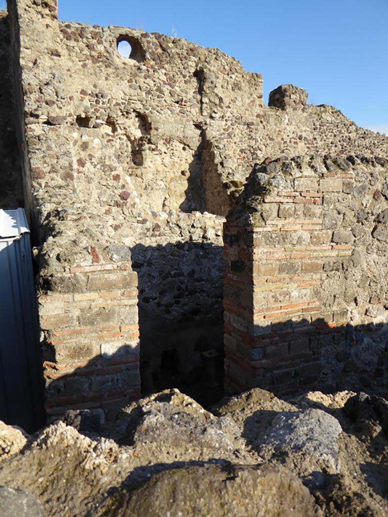 VI.12.2 Pompeii. January 2017. Doorway into room on south side of kitchen, on east side of corridor.
Foto Annette Haug, ERC Grant 681269 DÉCOR.