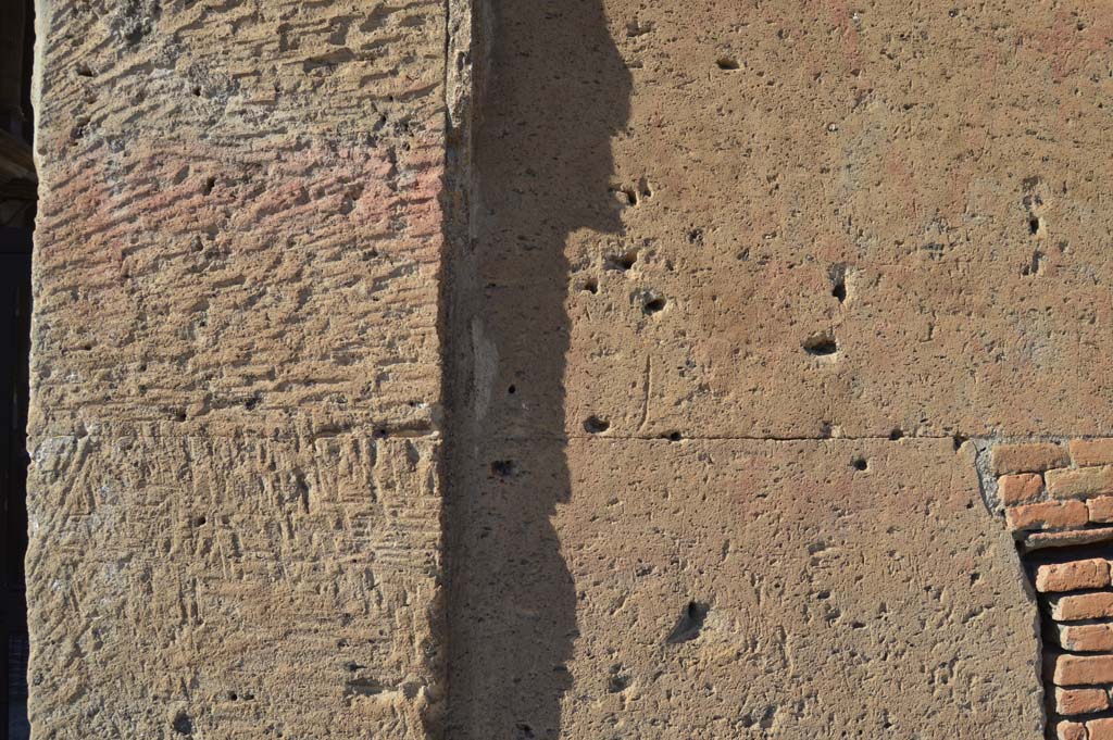 VI.12.2 Pompeii. March 2019. Detail from pilaster on east (right) side of entrance doorway.
Foto Taylor Lauritsen, ERC Grant 681269 DÉCOR
