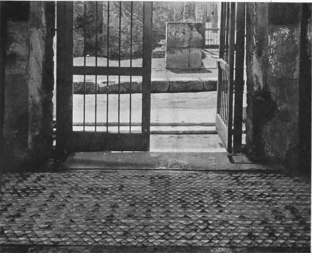 VI.12.2 Pompeii. c.1930. Entrance corridor, looking south to open doorway.
See Blake, M., (1930). The pavements of the Roman Buildings of the Republic and Early Empire. Rome, MAAR, 8, (p. 39, & Pl. 6, tav.3).
