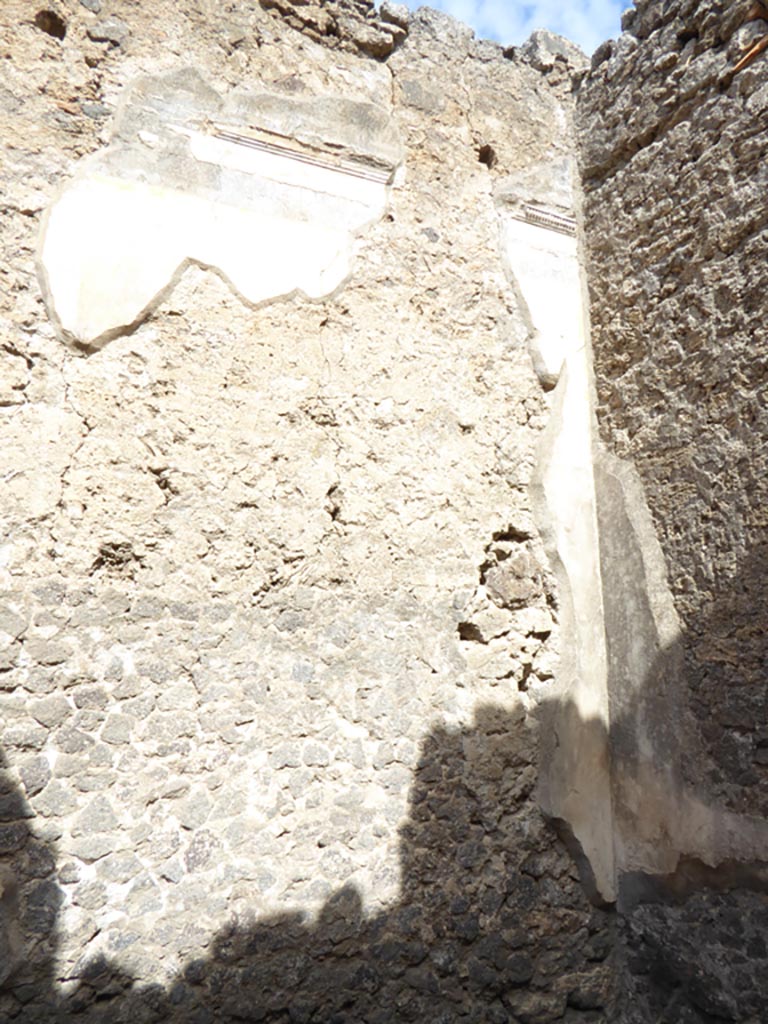 VI.12.2 Pompeii. September 2015. Cubiculum 28, detail of north wall and north-east corner.
Foto Annette Haug, ERC Grant 681269 DÉCOR.