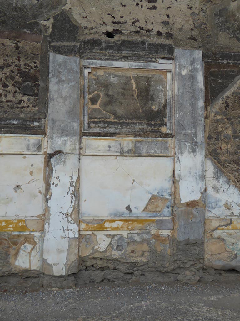 VI.12.2 Pompeii. September 2017. Middle Peristyle, detail from west wall.
Foto Annette Haug, ERC Grant 681269 DÉCOR.