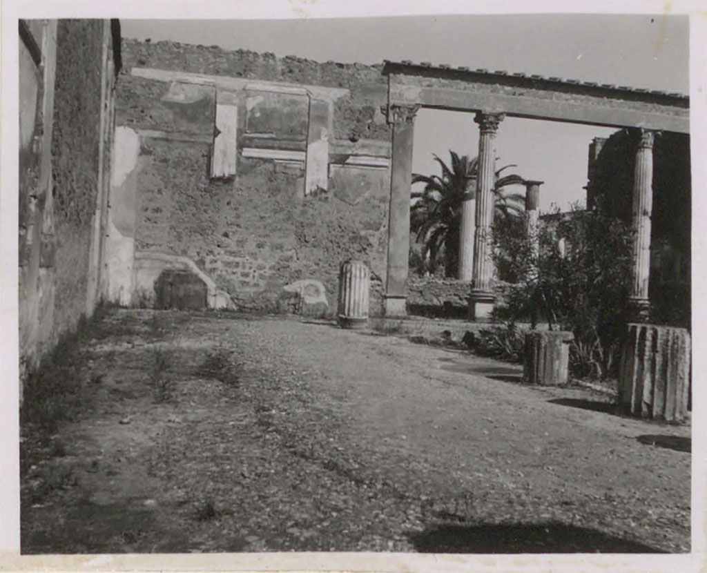 VI.12.2 Pompeii. Pre-1943. 
Looking north along the west portico towards north-west corner of middle peristyle/garden.
See Warscher, T. (1946). Casa del Fauno, Swedish Institute, Rome. (p.35, n.49).

