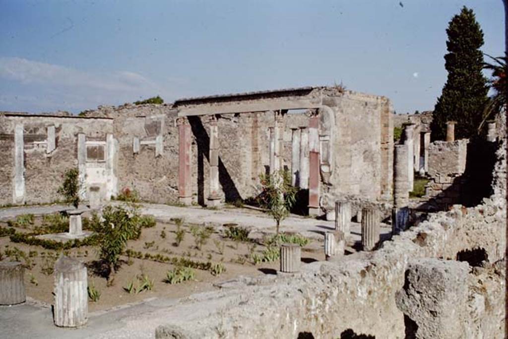 VI.12.2 Pompeii. 1968. Looking north-west in garden area, towards exedra with Alexander mosaic. Photo by Stanley A. Jashemski.
Source: The Wilhelmina and Stanley A. Jashemski archive in the University of Maryland Library, Special Collections (See collection page) and made available under the Creative Commons Attribution-Non Commercial License v.4. See Licence and use details.
J68f1305